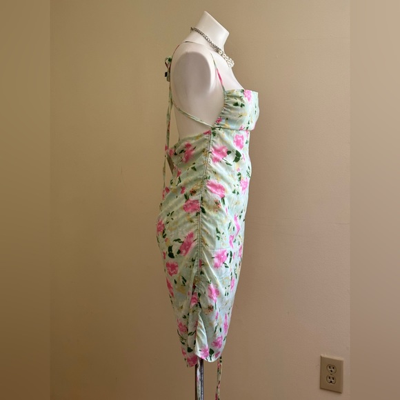 SNDYS Urban Outfitters Cyprus Floral Ruched Cinched Bare Back Mini Dress SZ M - Picture 4 of 16